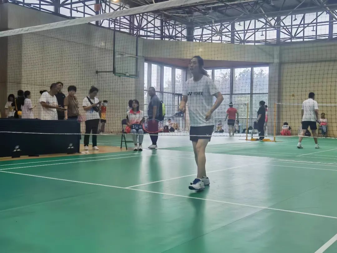 羽众不同黄霄云,一个运动员两个不同项目冠军