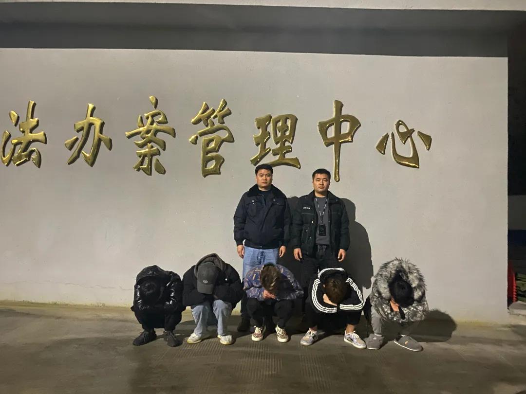 一团伙倒卖千万微信,男子倒卖1000多个微信号被抓