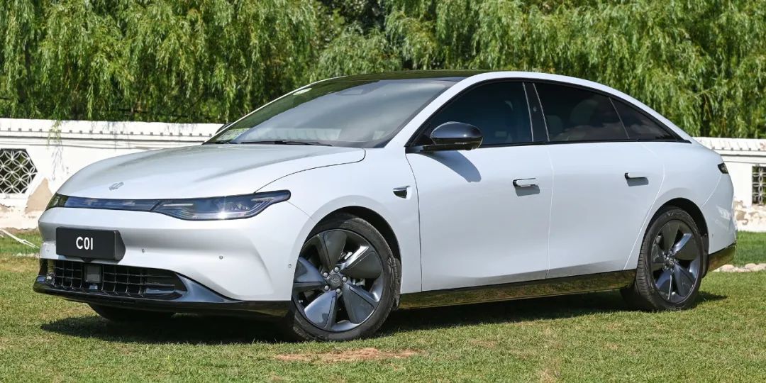 降价后的零跑c01值得买么,二手零跑c012022款后驱长续航版