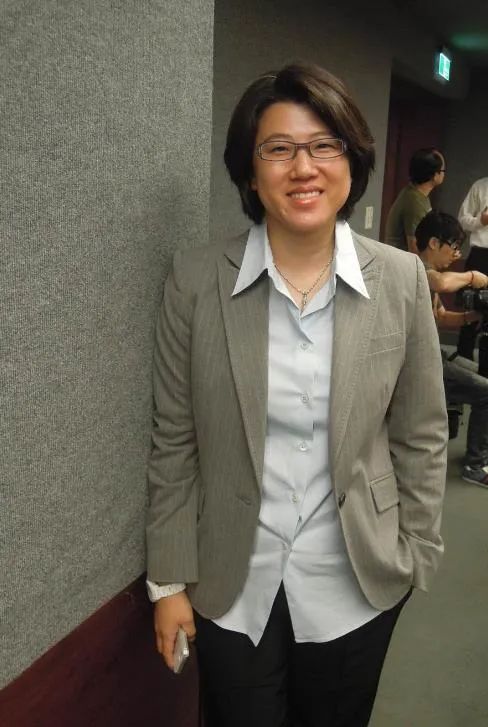 单身的王道公主骆怡君接班有成，为免父母挂心人工受孕圆了妈妈梦