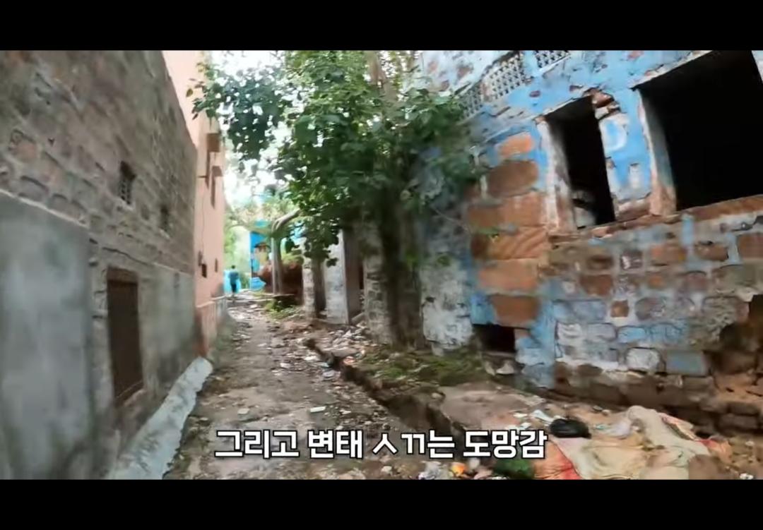 韩国女子单独在印度旅行，被男子跟踪性骚扰，掏生殖器还猥琐微笑