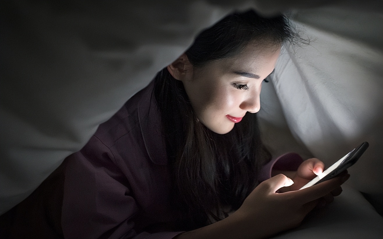 「早P晚R」横空出世!火出圈的护肤公式,却带不动产品的销量?