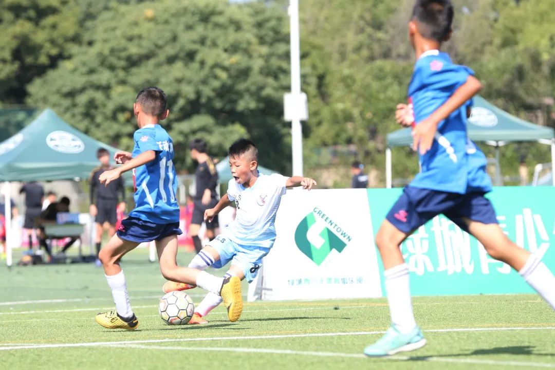 足球运动员c罗孩子,足球职业球员c罗