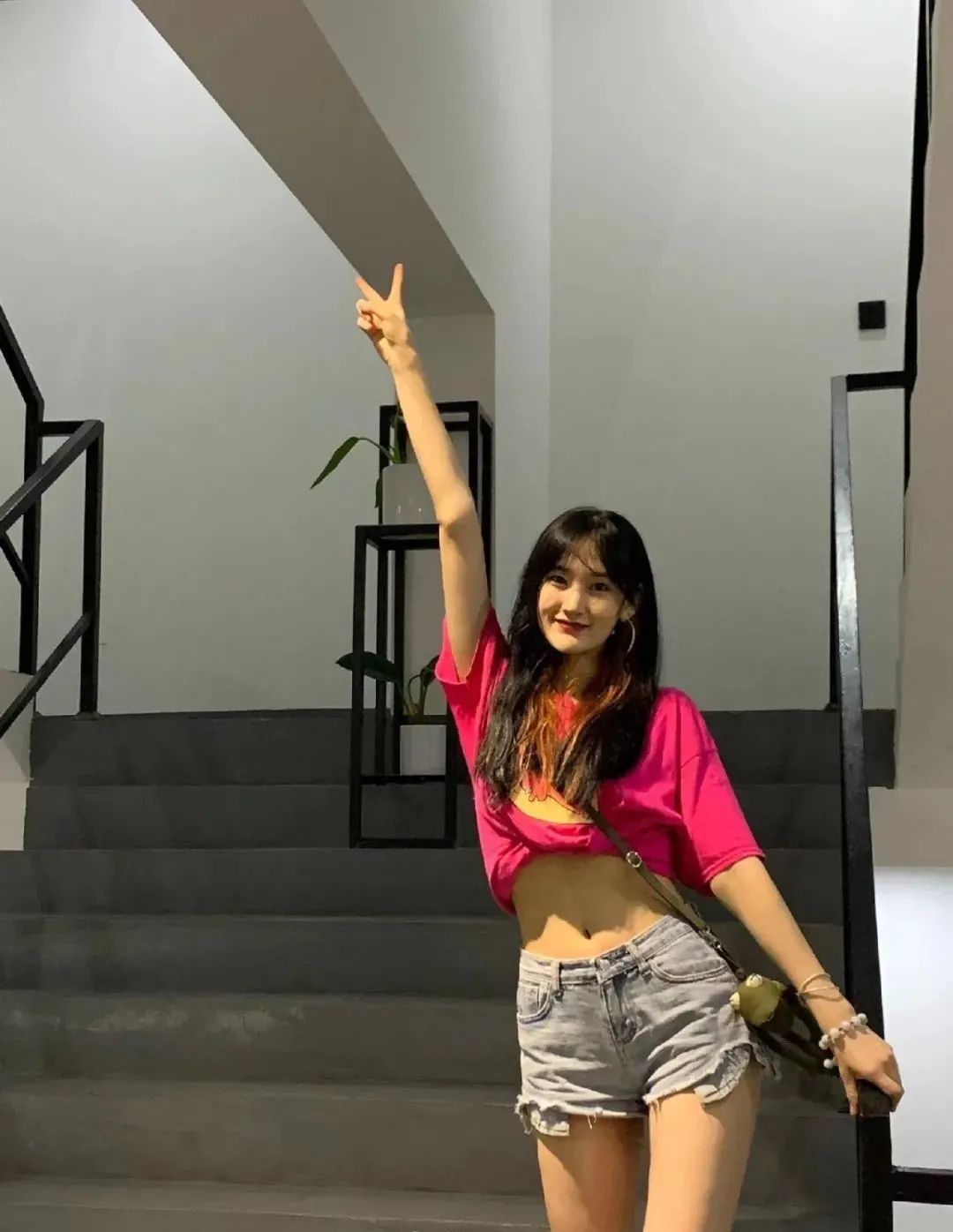 瑗夸綋濂宠冻缇庡コ,瓒崇悆濂冲浼婄妬