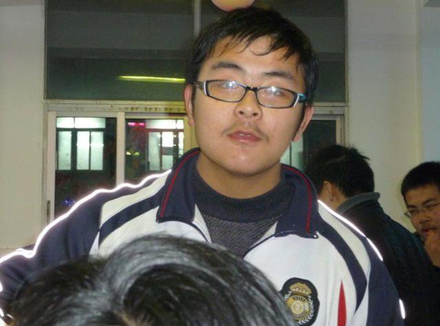 用激光手术治疗近视的人,使用激光治疗近视眼的费用