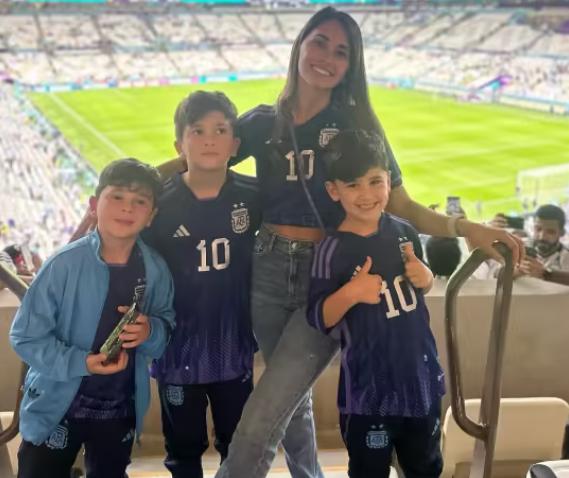 梅西为三个孩子以后的生活发愁了,梅西三个儿子对他的评价