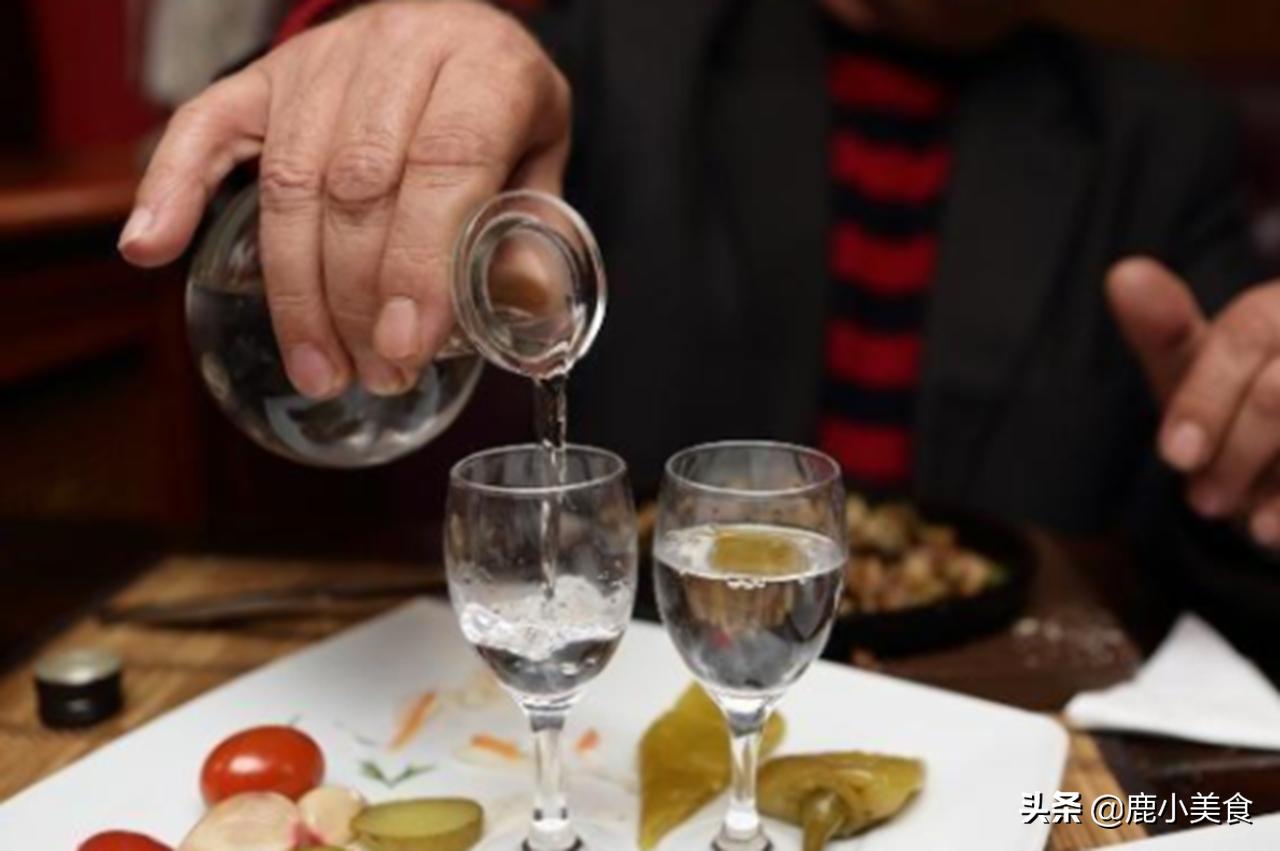 300-500左右浓香白酒收藏推荐,200到300元左右口粮酒白酒推荐