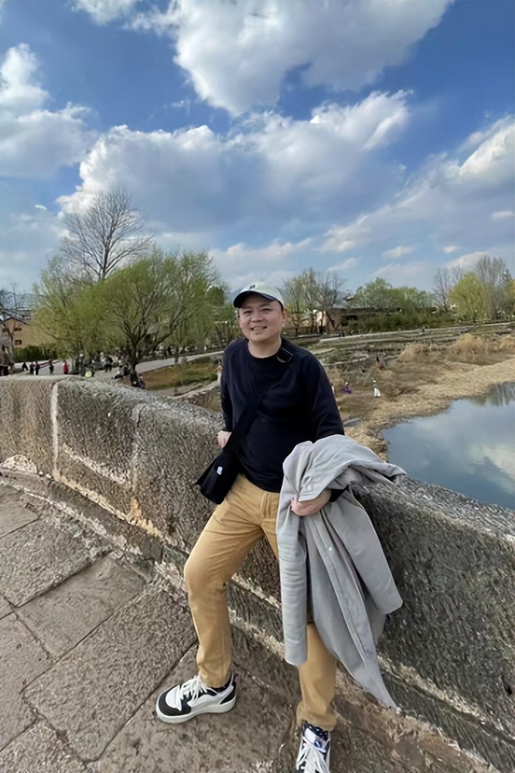 我，80后重庆人，到马来西亚开火锅店爆火，当地人吃免费蘸料上瘾