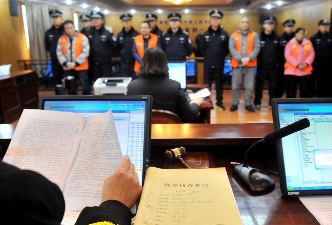 17岁亲生儿子被同学杀害后续,17岁儿子被同学杀害追凶17年