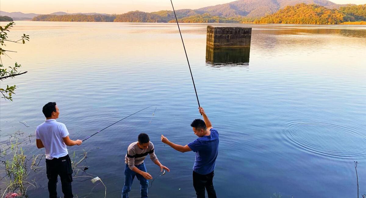 野钓选渔竿超级简单