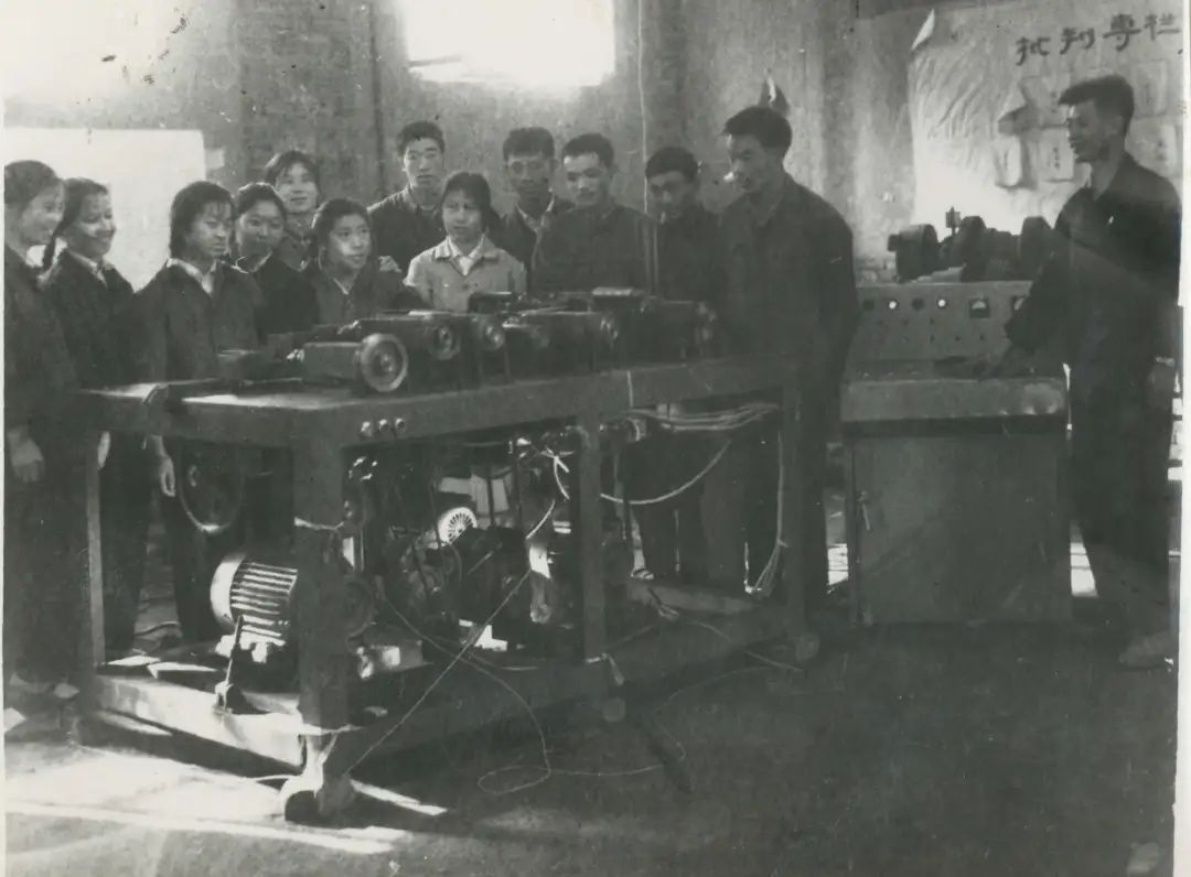 对外通讯代号“815”厂，西电自办的实习工厂，曾参与研制流星余迹通信等科研项目