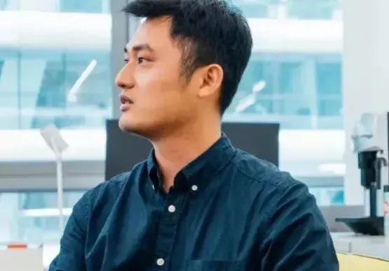 亿万富翁从破产到人生的逆袭,亿万富翁的自我救赎