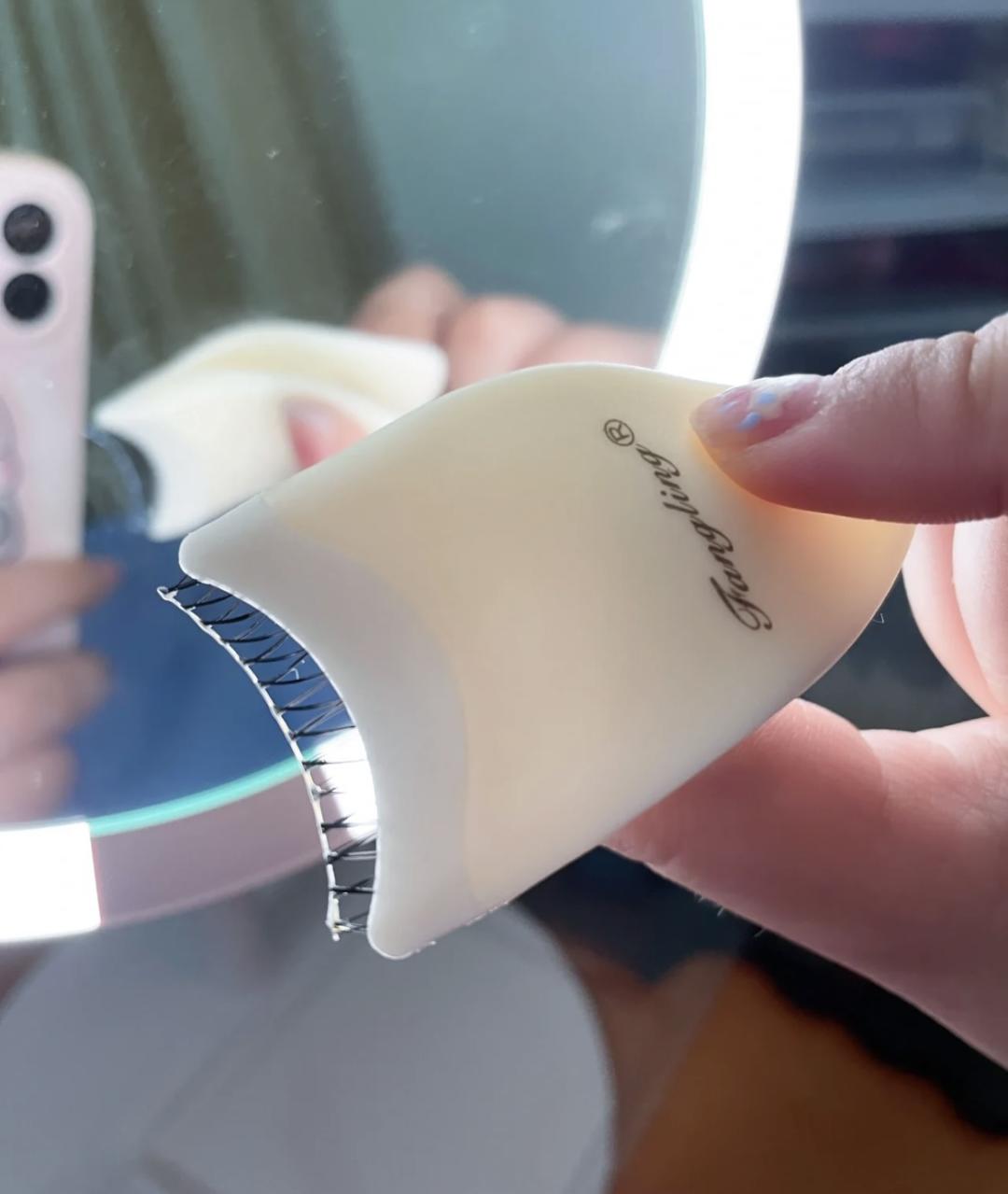 小眼睛怎么戴口罩好看,戴口罩颜值增加办法