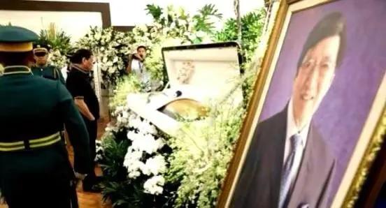 福建穷小伙到菲律宾开800家银行，遗产只留中国妻子，究竟为何？