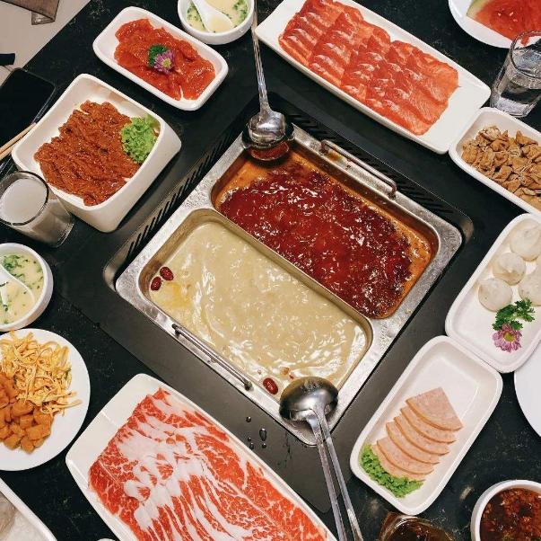 一个女孩从服务员到月入2万,从一个服务员到现在身价百万的她