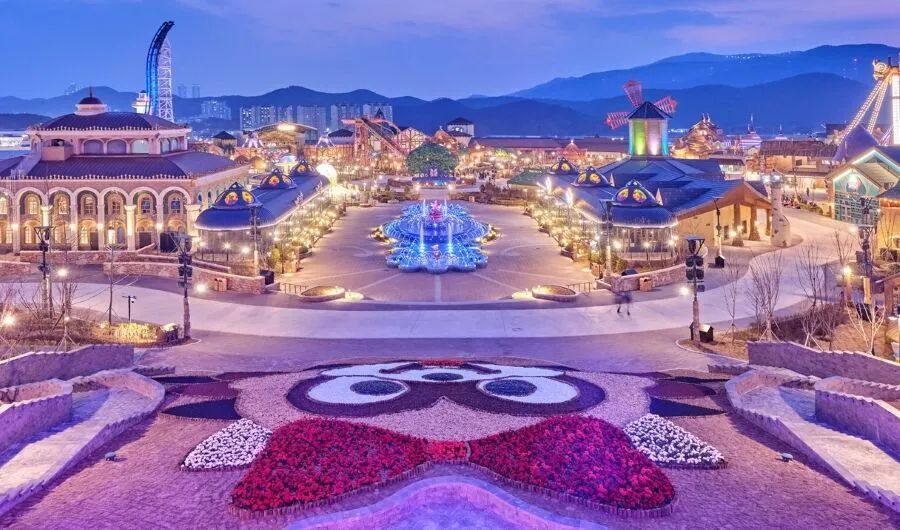 乐天世界冒险乐园开园：精彩纷呈的韩国顶级乐园