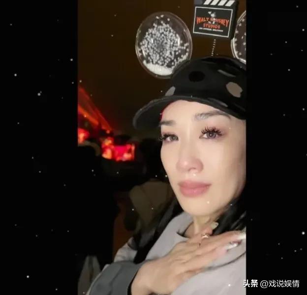 钟丽缇带女儿逛故宫,钟丽缇全家迪士尼