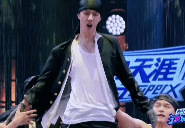 王一博很轻松的舞蹈,王一博所有的舞蹈