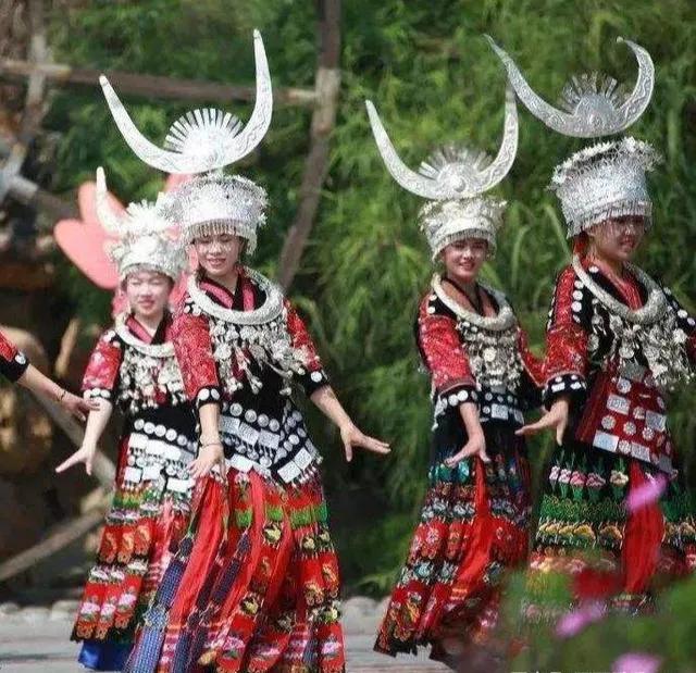 五十六个民族服饰合集,五十六个民族代表服饰图片