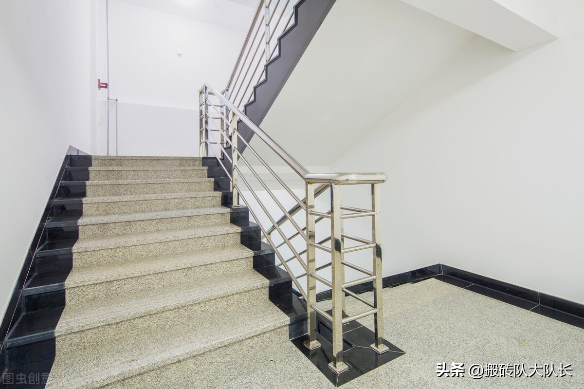 开发商躺平！建筑行业内卷！2022年后半年，行业发展有无转机？