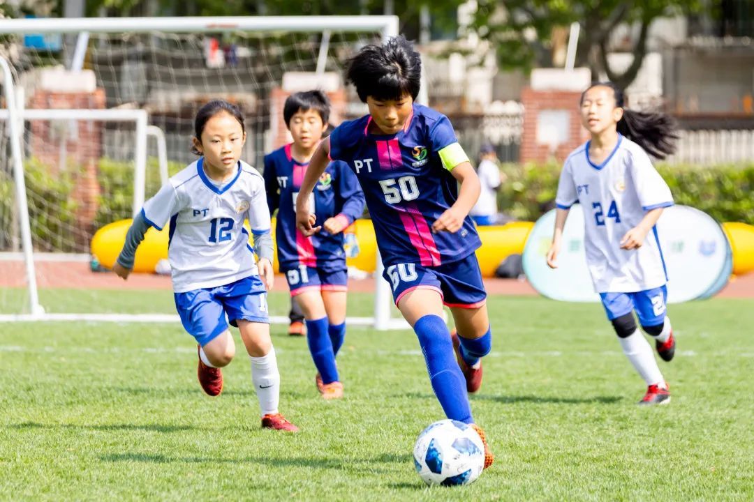 17岁新星巴萨首秀,巴萨17岁小将首秀破门莱万