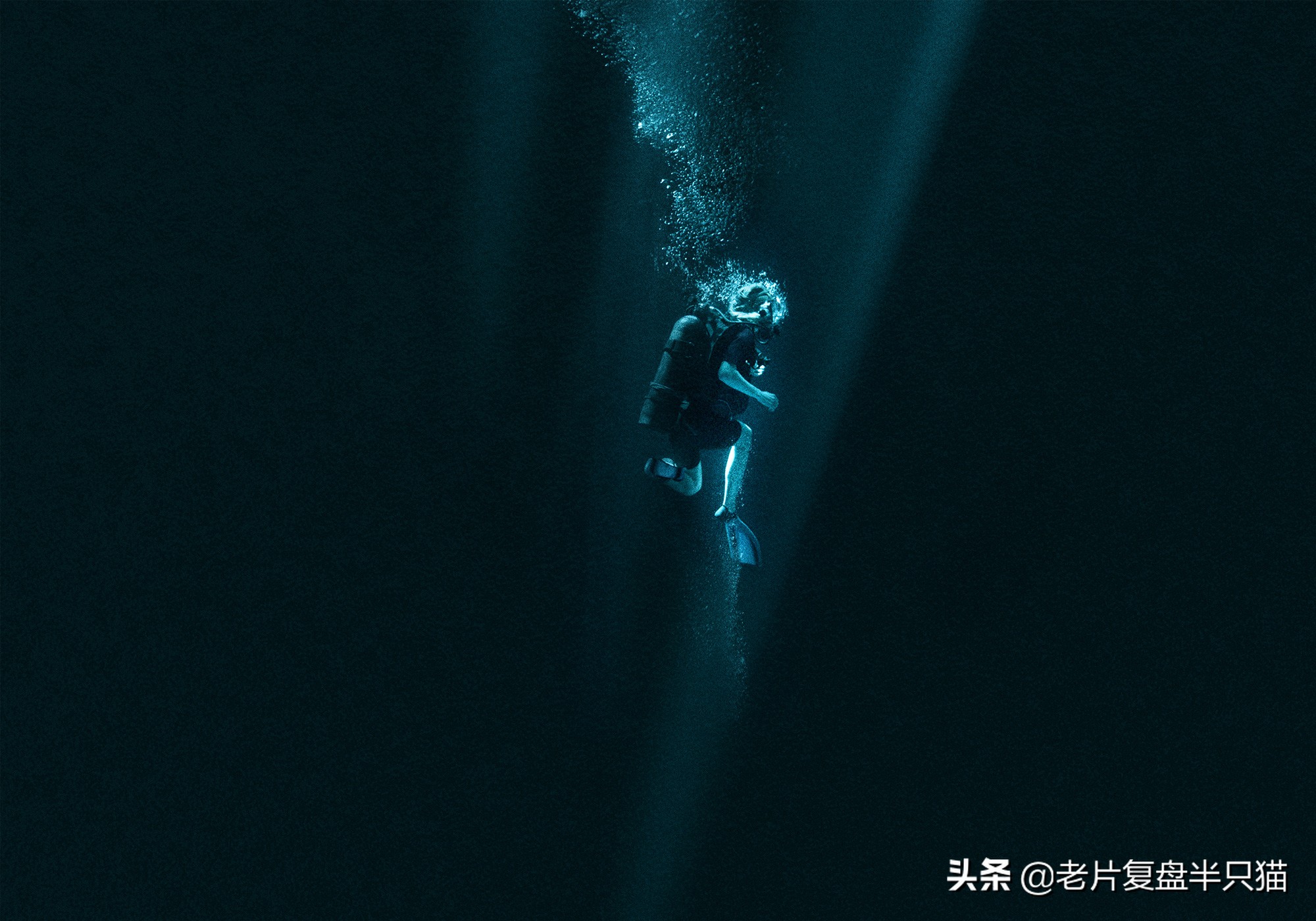 深海电影细思极恐细节,潜入海底一万米深海恐惧症