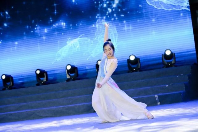 湘潭江声实验学校18届,湘潭江声实验学校教育宣传片