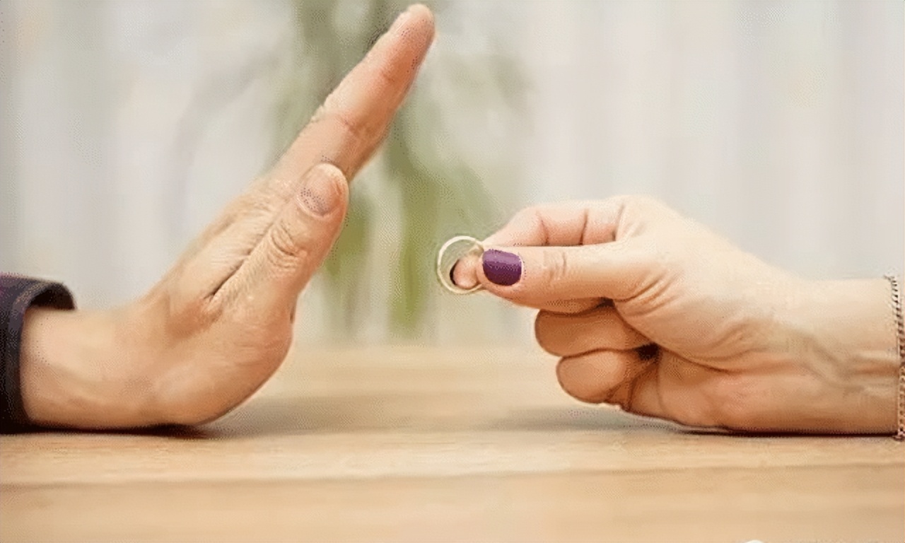 日本男性压力逐年上升，不幸福成了口头禅，看看他们是如何排解的