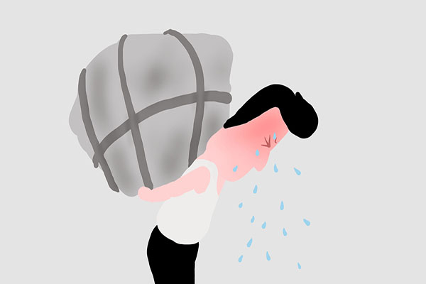 后背疼是以前劳累造成的吃什么药,后背酸痛要警惕四种原因