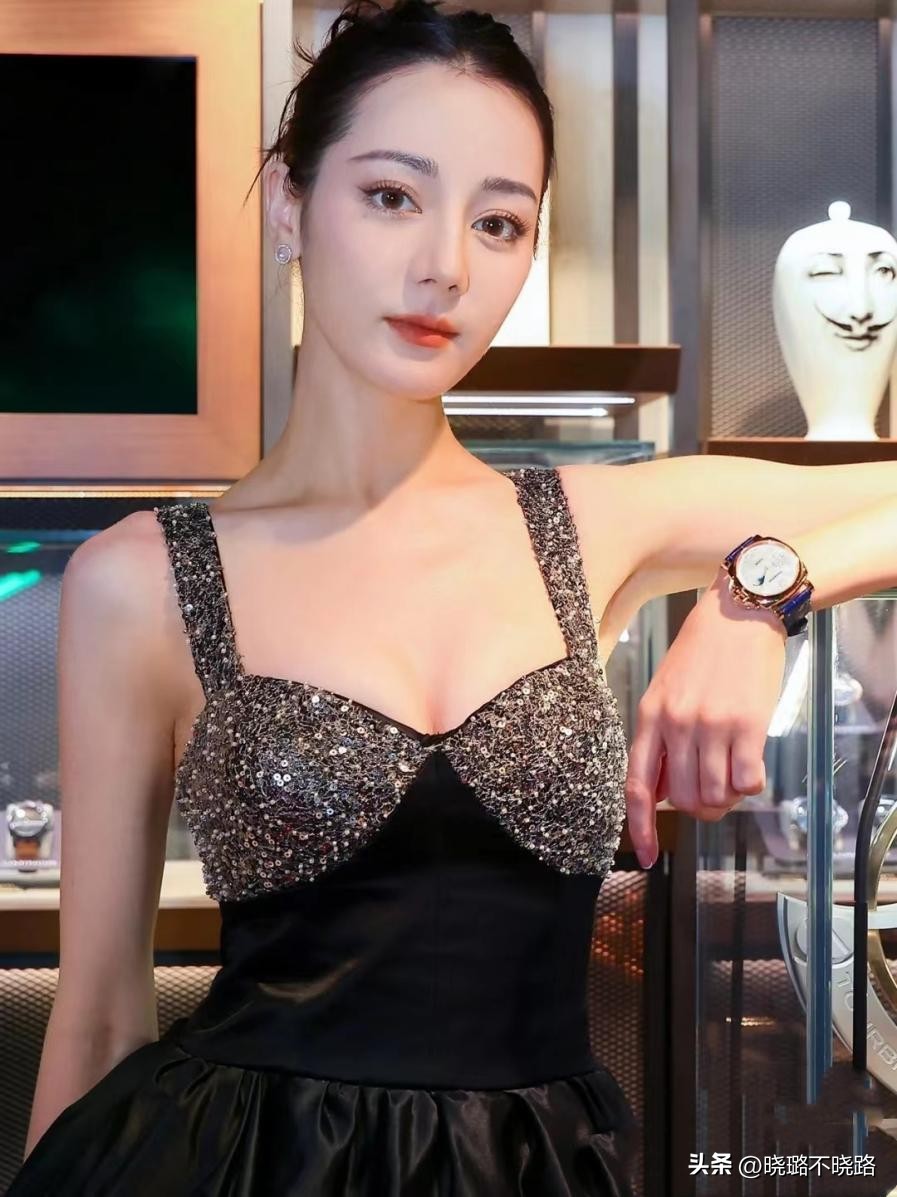 方脸圆脸适合直发还是卷发,大脸方脸适合什么短发型减龄洋气