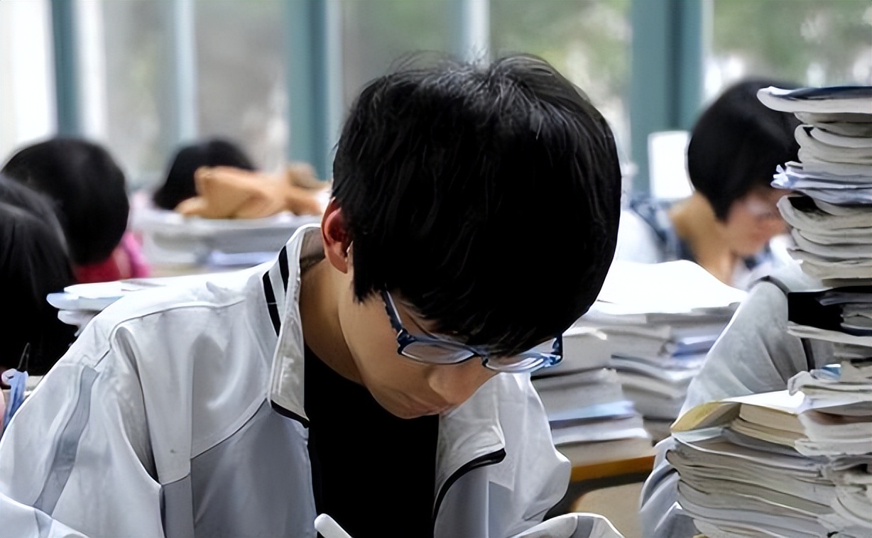 本科毕业十大高薪专业出炉,本科就业薪资最高的文科专业