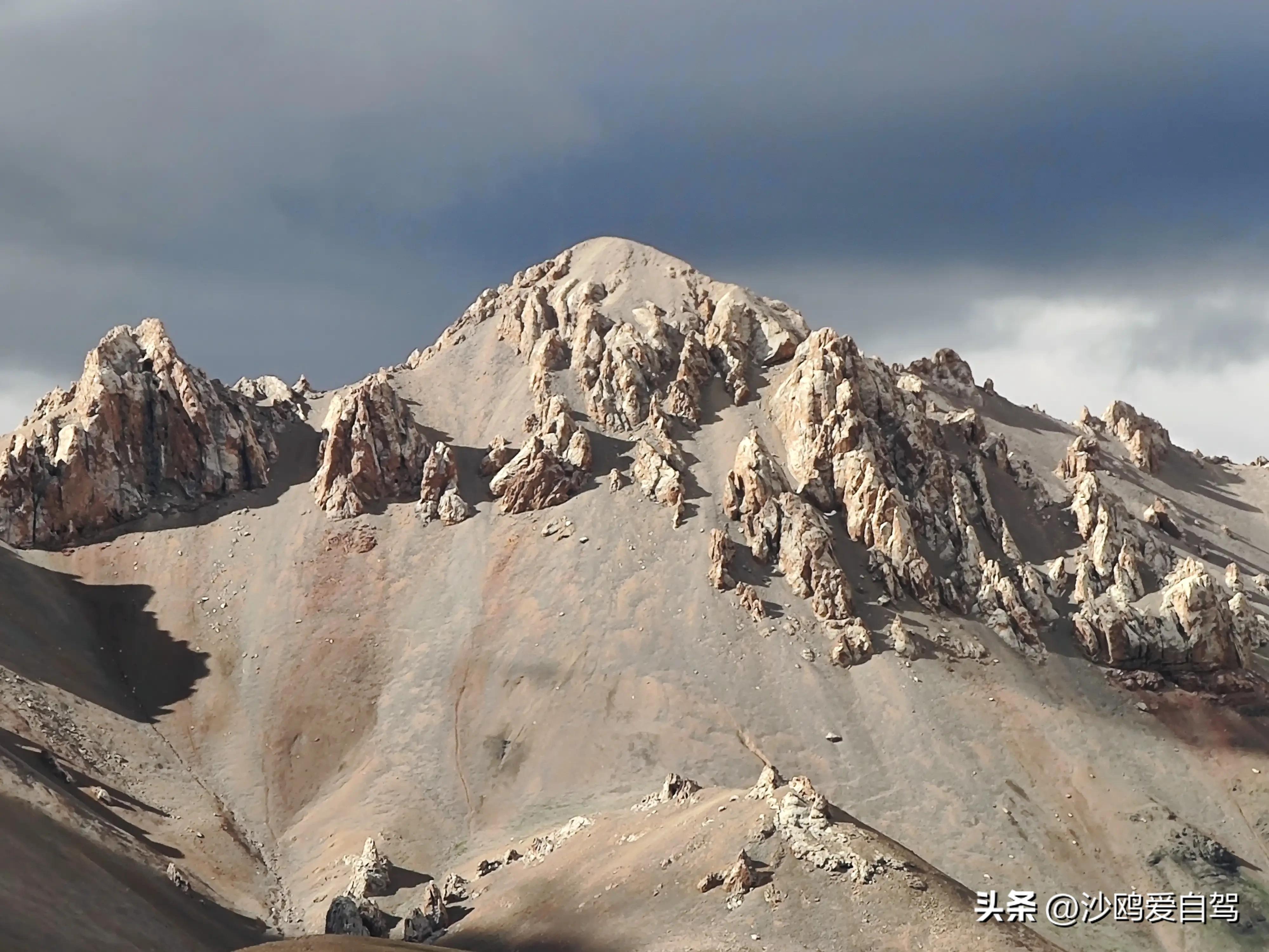 自驾四进*藏西***疆新**第12天:人在囧途:当惹雍措圣湖边陷车,轮胎鼓包