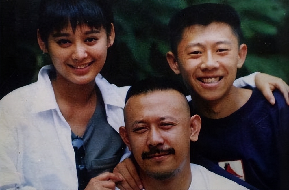 周韵支持姜文拍电影,周韵采访说如何拴住姜文