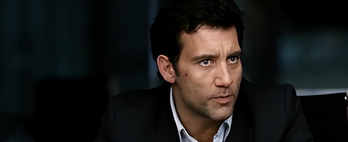 阿明·斯塔尔在《跨国银行》中的演绎，揭露了银行家普遍的心理