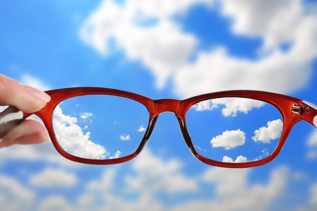 175度的散光可以戴隐形眼镜吗,5岁散光右眼75左眼175需要戴眼镜吗