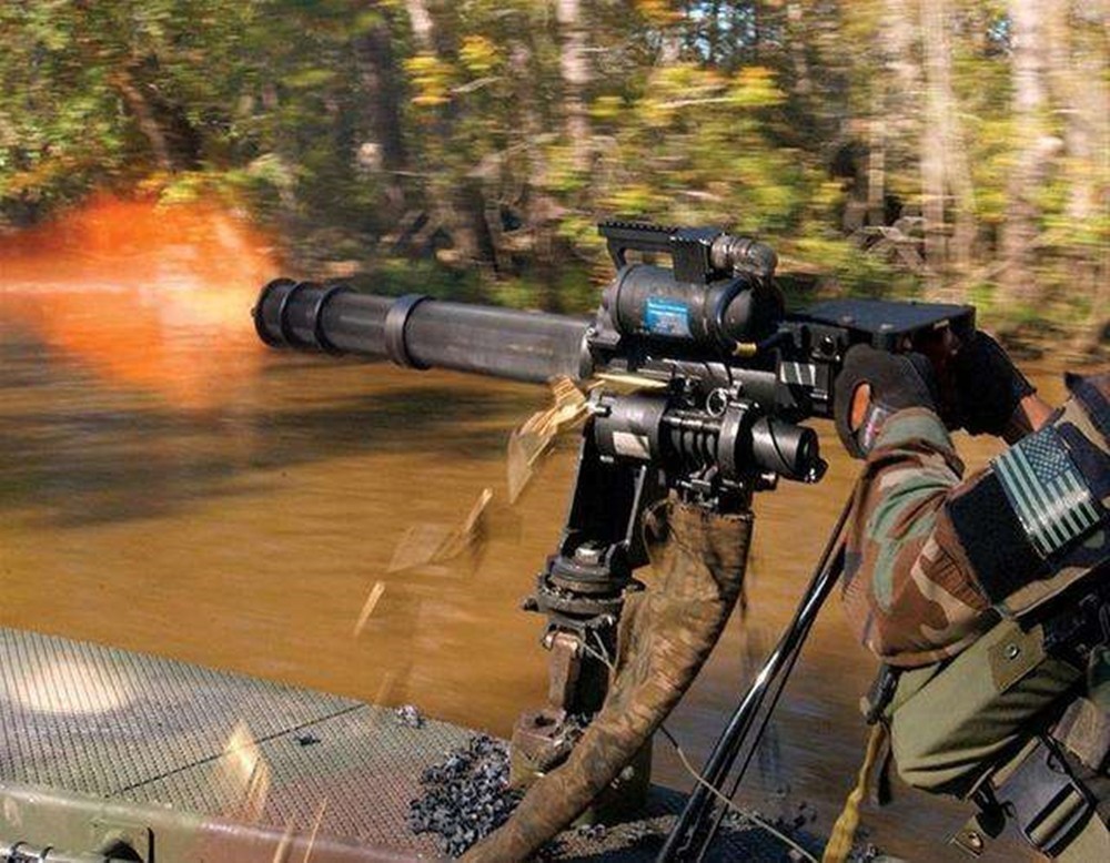 加特林跟马克沁哪个厉害,马克沁与加特林对射