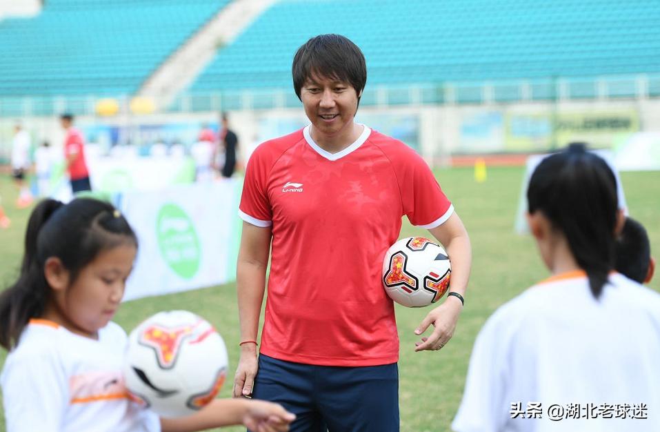 谢晖讲足球脑子干净点,谢晖谈足球发展