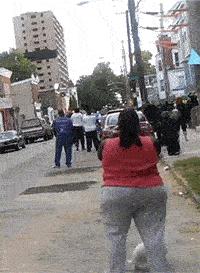 今天在老婆包里发现的,她说是治牙疼的,我觉得不像啊。