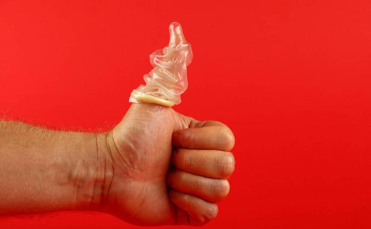 为什么安全套上有一层油？沾到嘴上会危害身体吗？一文告诉你