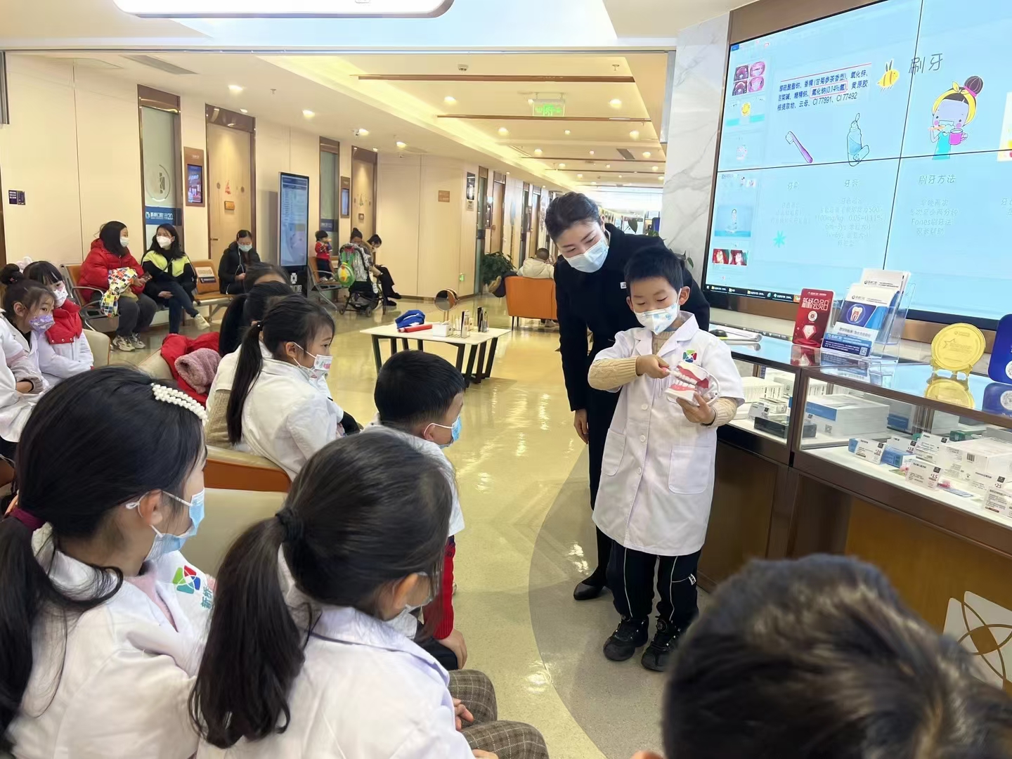 小小牙医职业体验活动策划,小小牙医体验营告别口腔小疾病