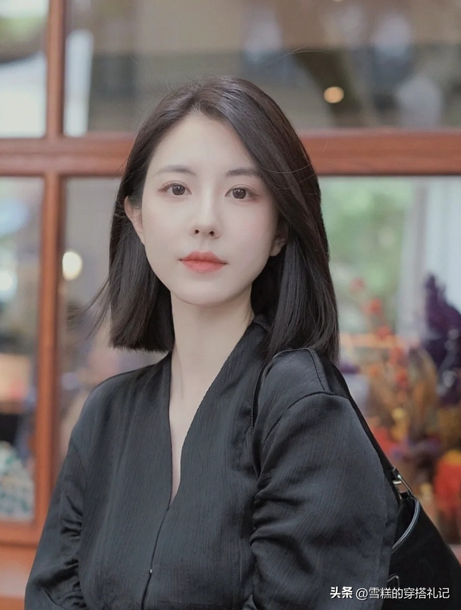 上尖下宽小脸脸型适合什么发型,脸型长的方圆脸适合什么发型