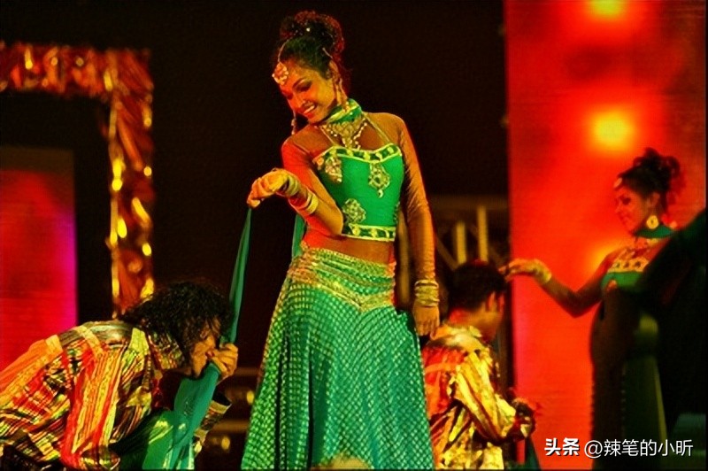 印度古典舞蹈的流派,为什么印度电影里都有舞蹈