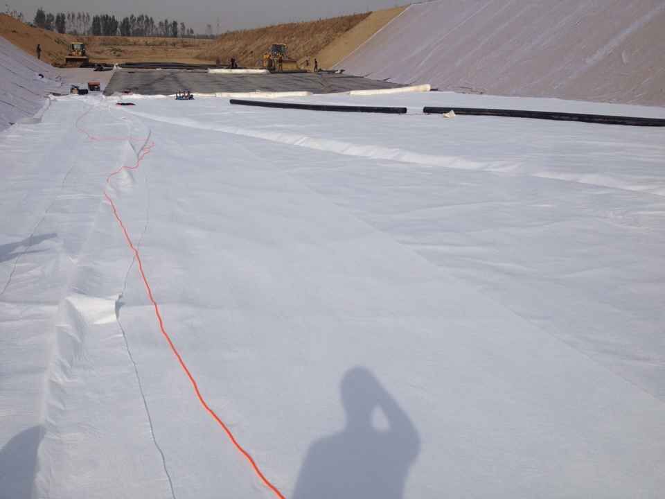 400g复合防渗土工膜,天津复合防渗土工膜规格