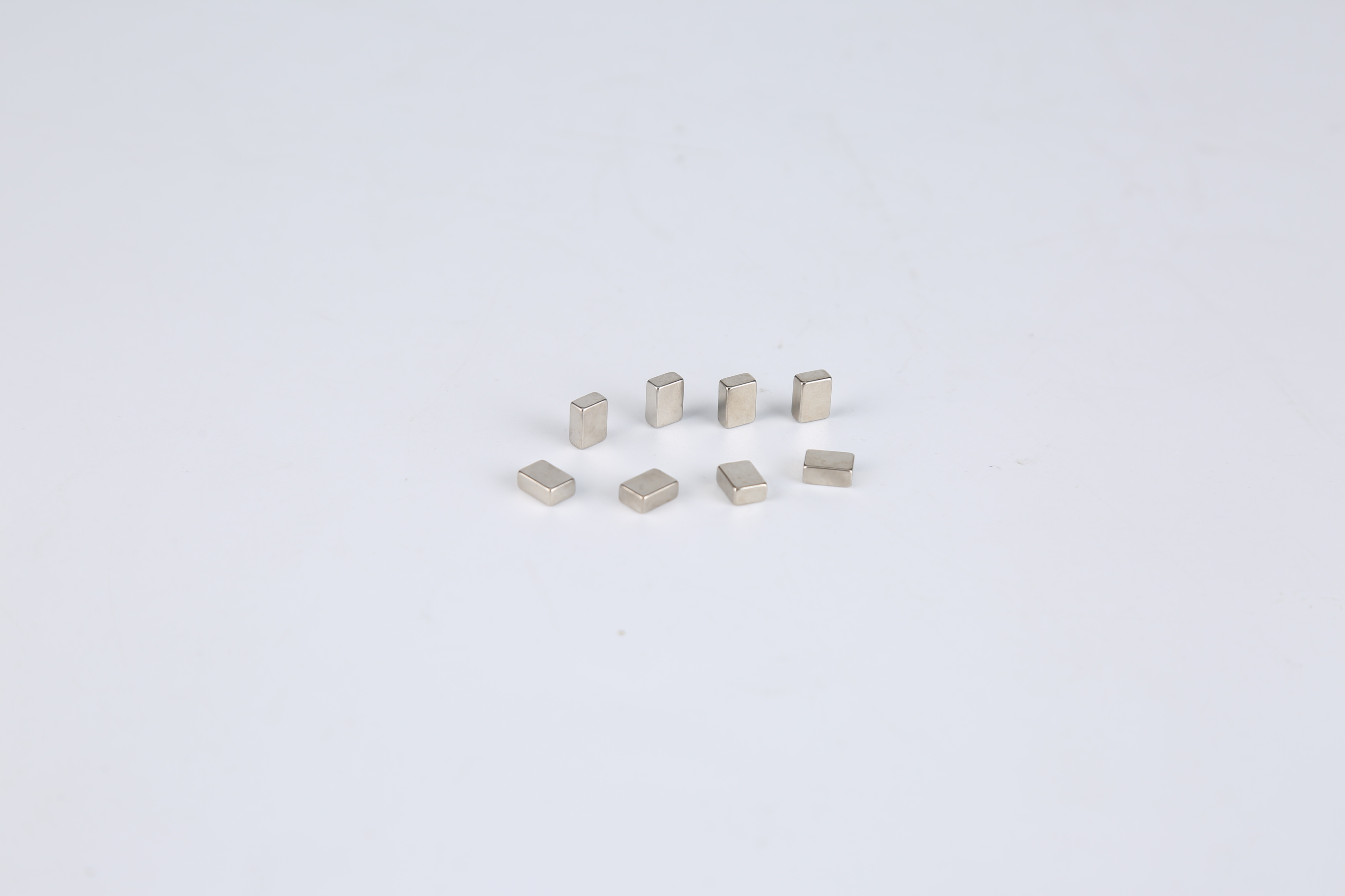 磁铁磁性变弱什么原因,磁铁的磁性为何会显露