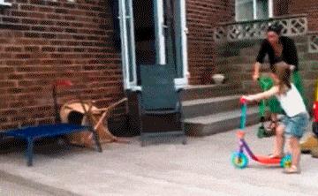 女朋友平胸是什么心理,女朋友是平胸怎么形容