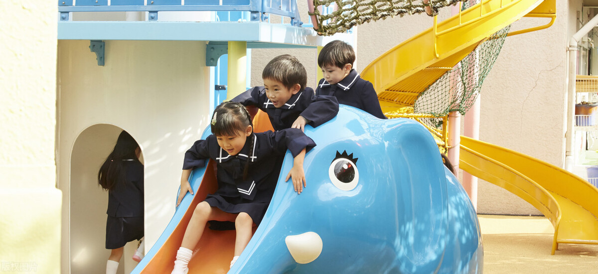 孩子喜欢欺负人怎么教育,三岁小孩喜欢欺负婴儿怎么办