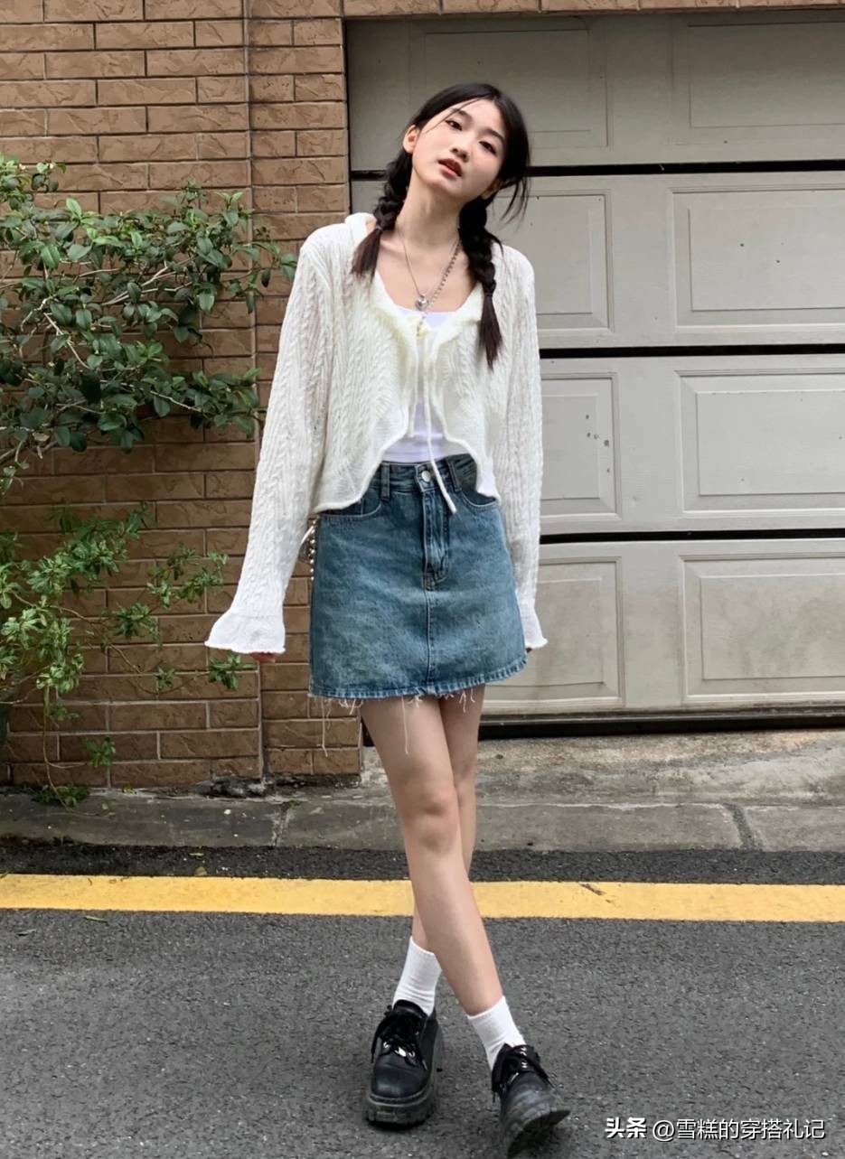 矮个子穿短裙还是长裙好看,小个子穿长裙还是短裙显高显瘦