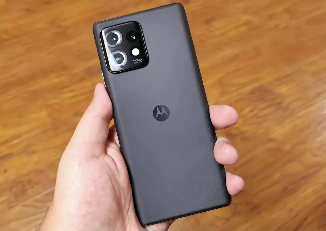 想要手机用上五年不换，建议一步到位，选择顶级处理器准没错