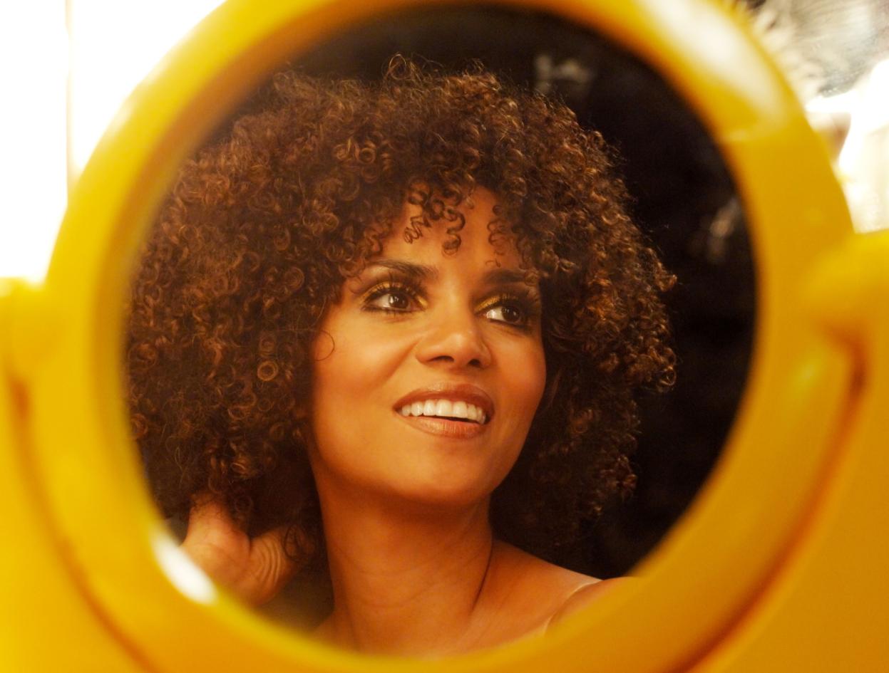 好莱坞第一个黑人奥斯卡影后：哈莉·贝瑞为艺术献身电影，附时间