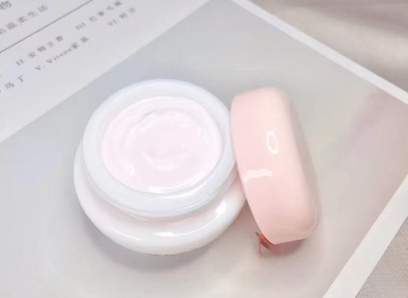 好用的面霜抗衰老保湿美白,好用的面霜补水美白